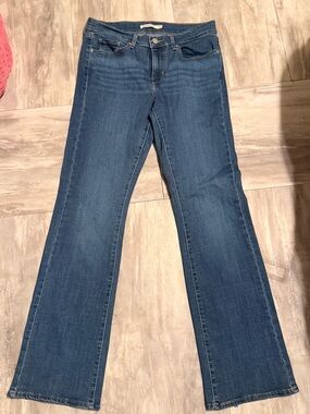 Levi’s Women’s Classic Dark Blue Bootcut Jeans